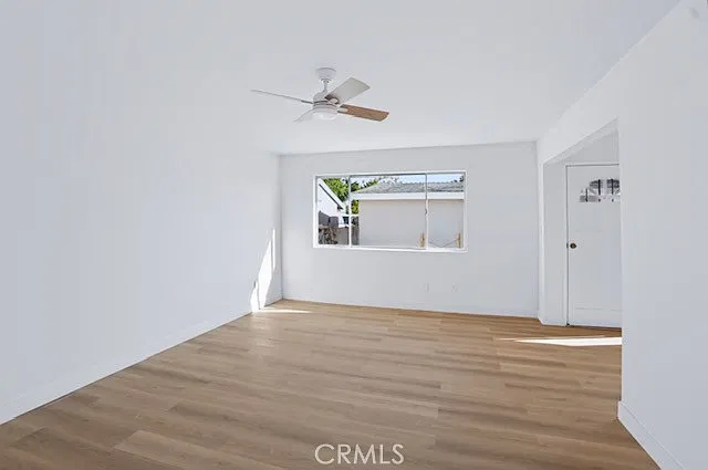 2 bed, 1000 sqft, $3,000 — Photo 3