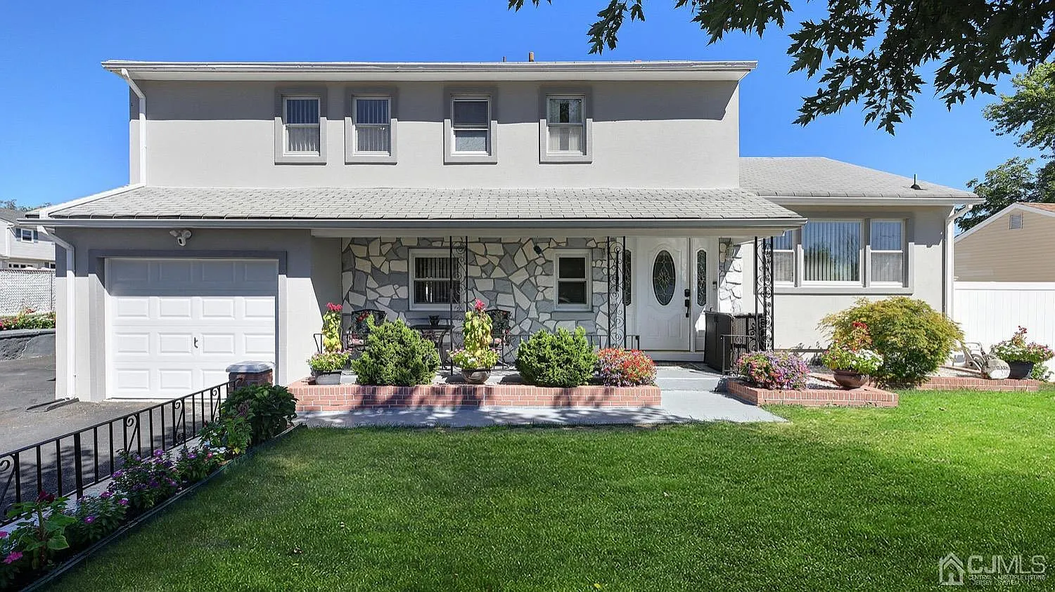 9 Barbara Pl photo 1