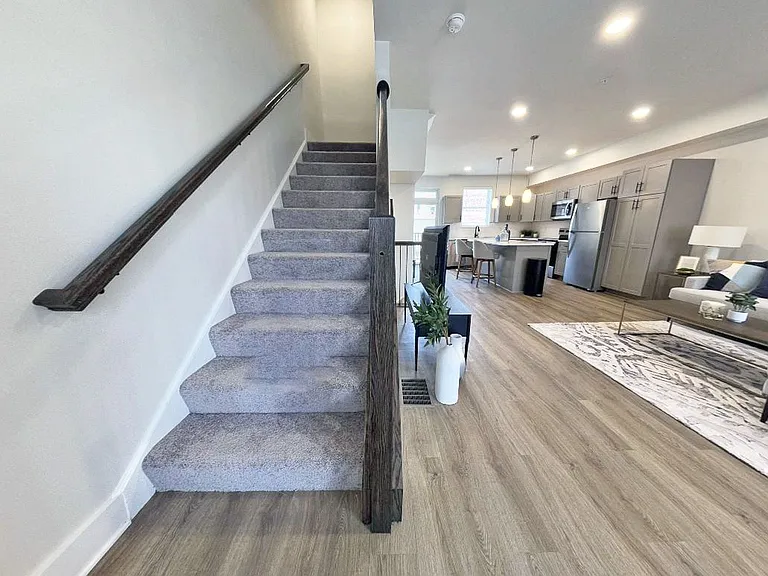 Pearl Street Townhomes — Photo 10