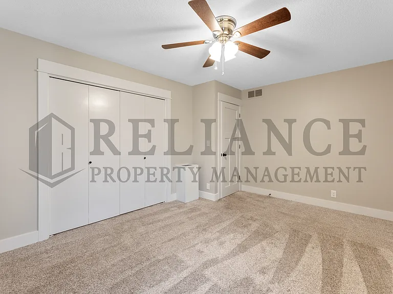 117 S Lark Ln — Photo 15