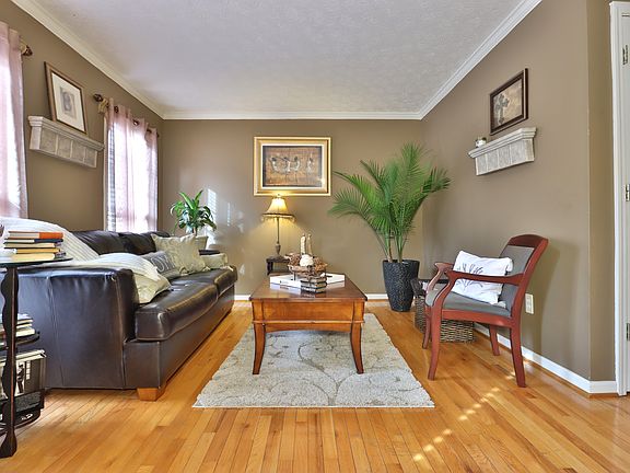 4th image of 1542 Stonegate Way