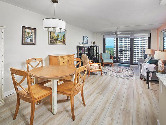 4th image of 320 Seaview Ct APT 1410