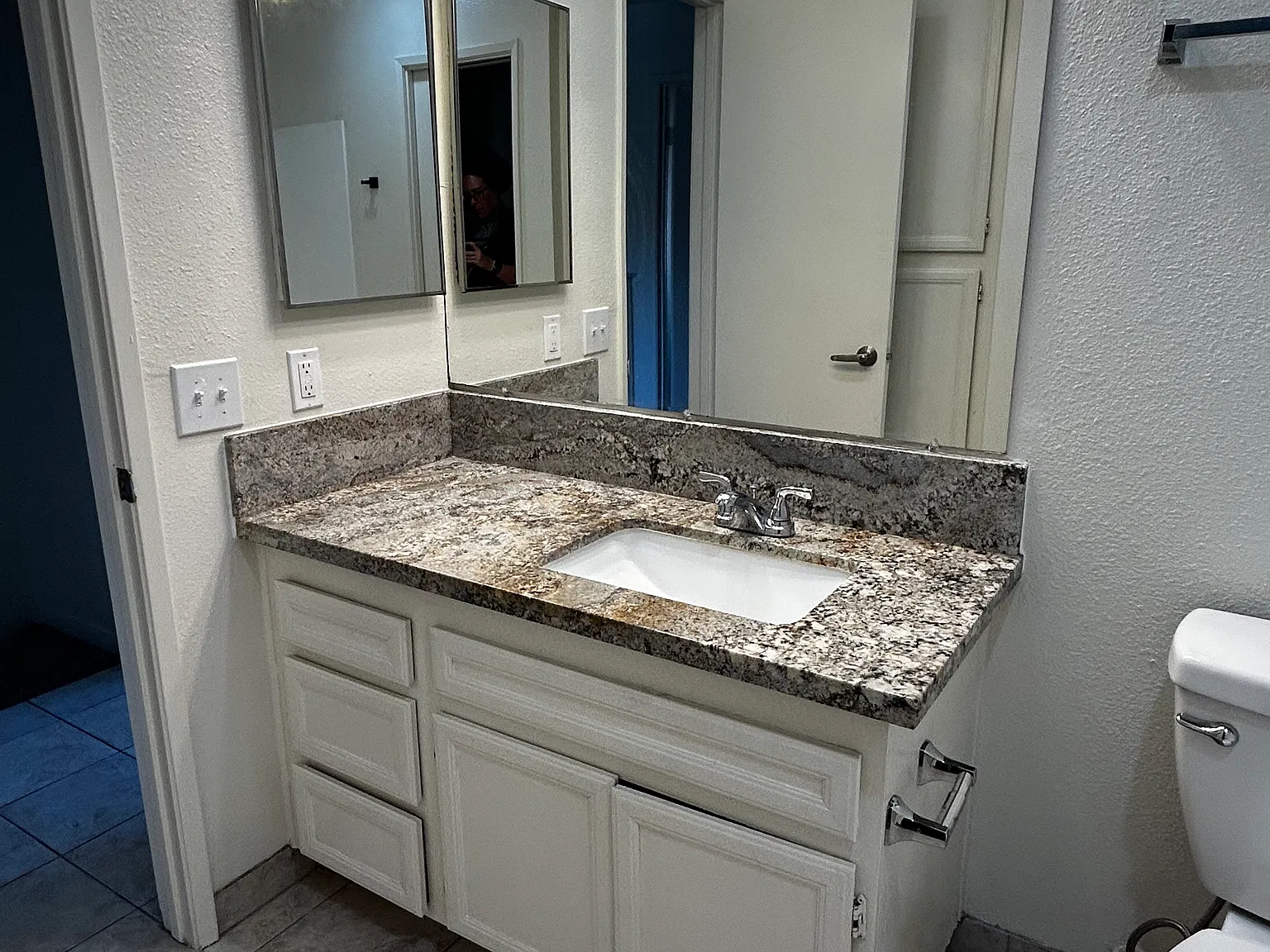 2 bed, 1.5 bath, 1200 sqft, $2,700 — Photo 2