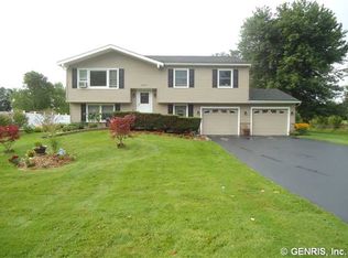 2048 Paddy Ln, Ontario, NY 14519