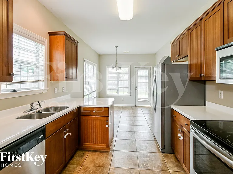 6345 Renwood Loop — Photo 7