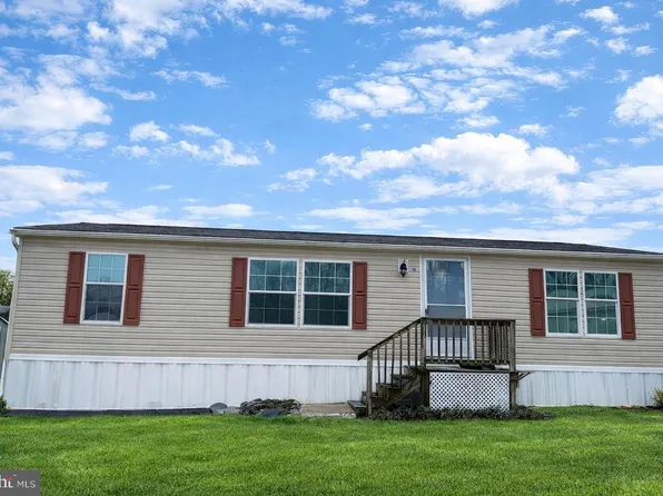 16 Hazel Cir, Mechanicsburg, PA 17050