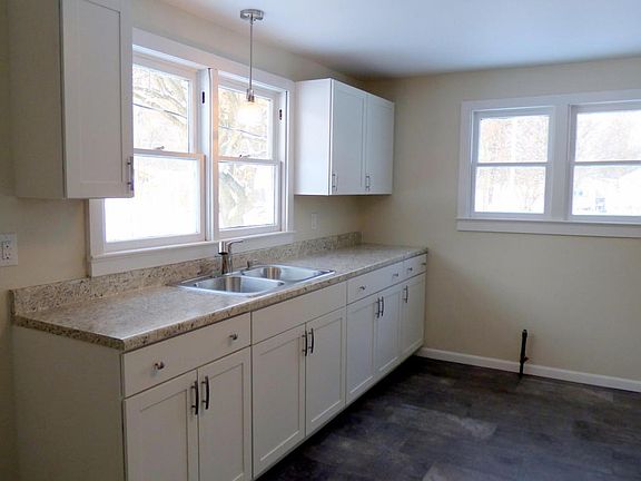 2nd image of 219 Dewey St