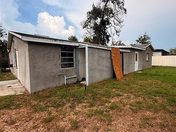 3rd image of 806 W SHELL POINT ROAD