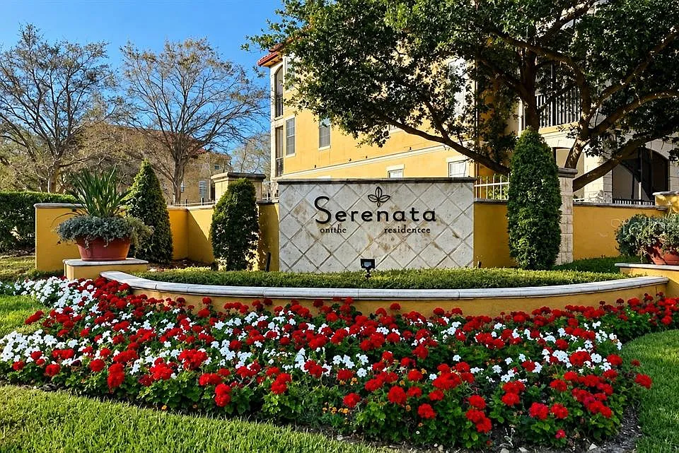 6169 Metrowest Blvd #306