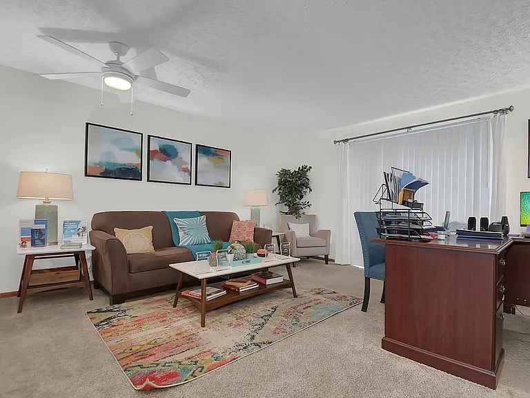 Oak Bend Commons — Photo 10