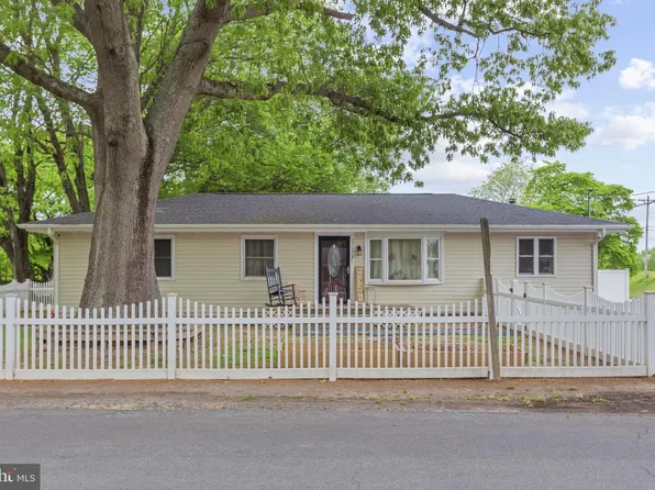 22680 Bellwood Ln, California, MD 20619