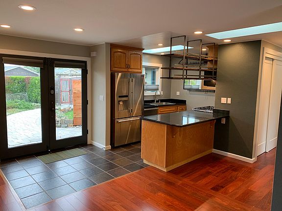 2nd image of 1574 Spinnaker Ln