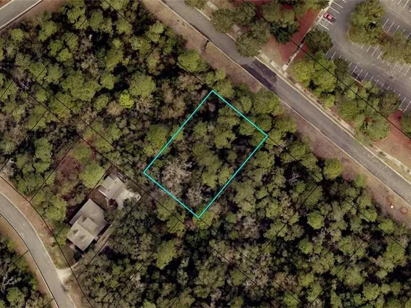 304 Clubhouse Cir, Saint Marys, GA 31558