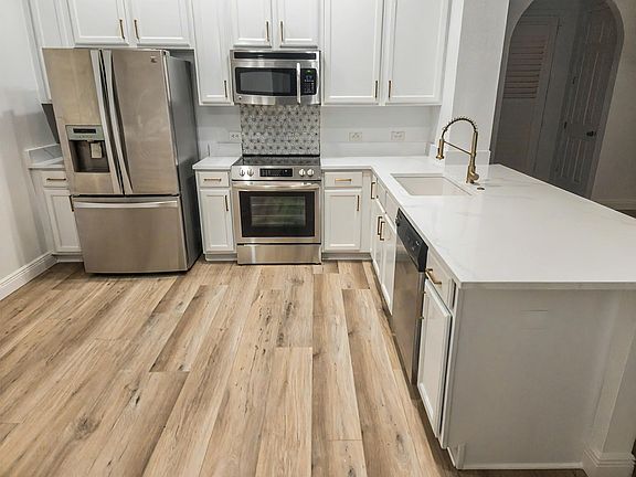 Kitchen with quartz countertops