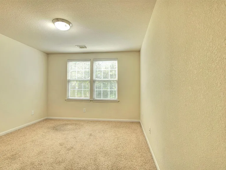 1139 Glenwood Canyon Ln — Photo 17