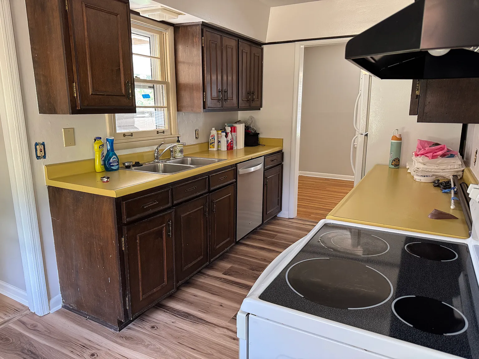 3 bed, 1000 sqft, $1,350 — Photo 3