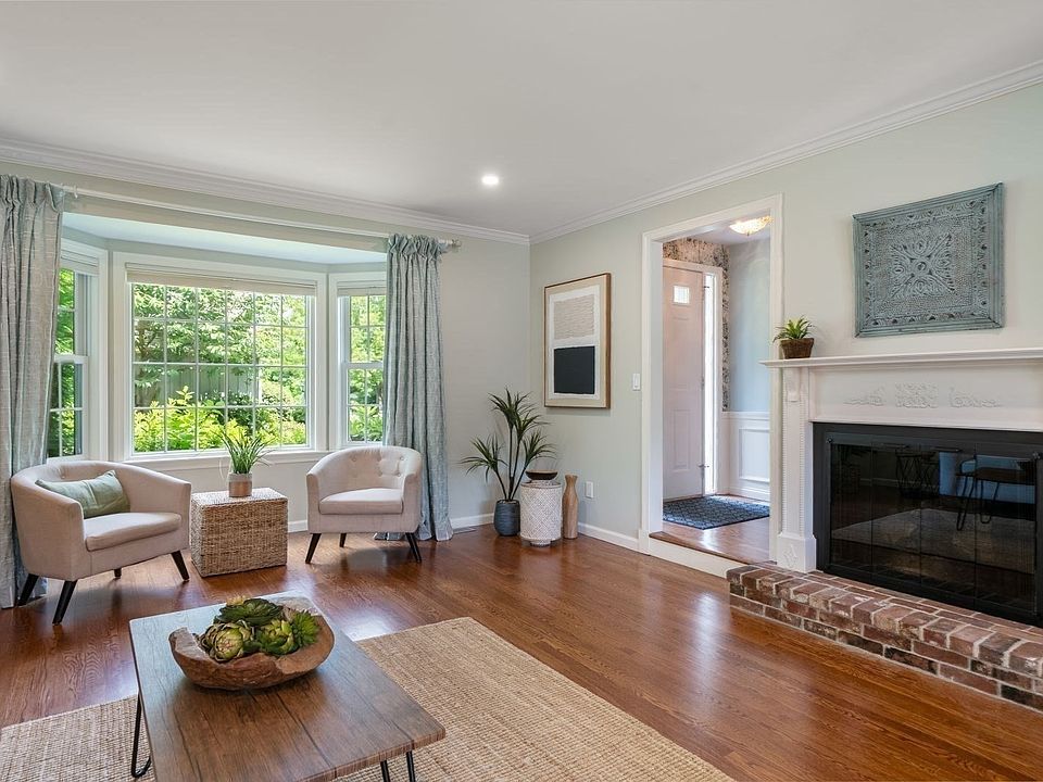 1st image of 22 Floret Cir