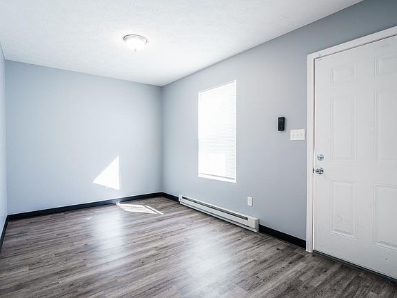 3rd image of 3864 N Kercheval Dr