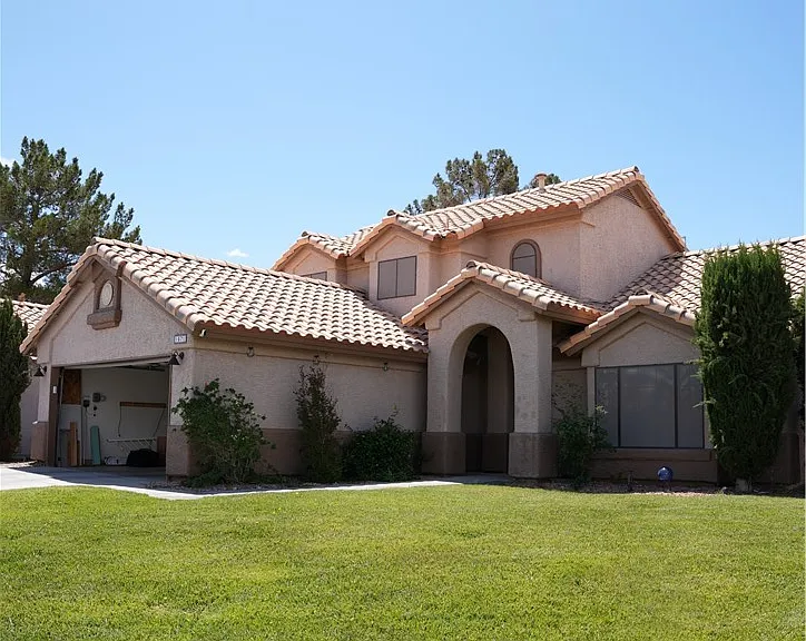 1571 Yellowwood Dr — Photo 1
