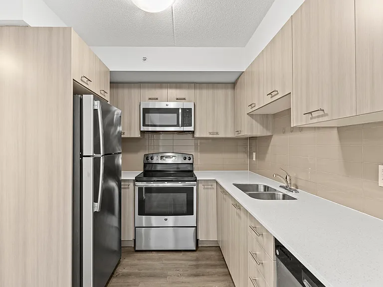 220 Cannon St E — Photo 21