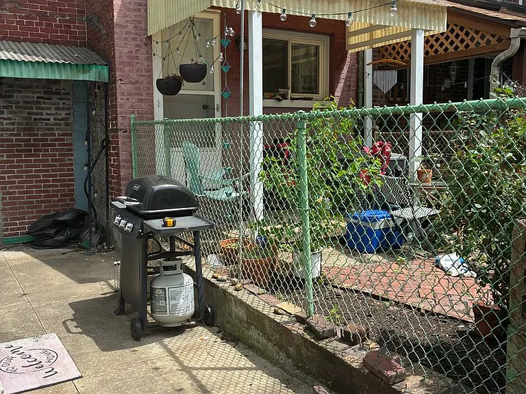 4416 Plummer St — Photo 5