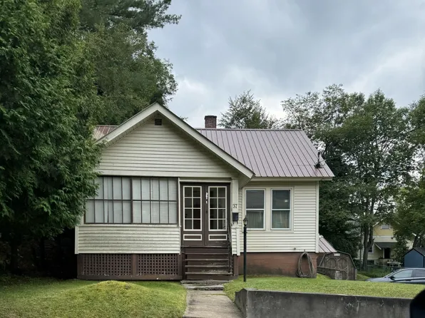 37 Slater Ave, Saranac Lake, NY 12983