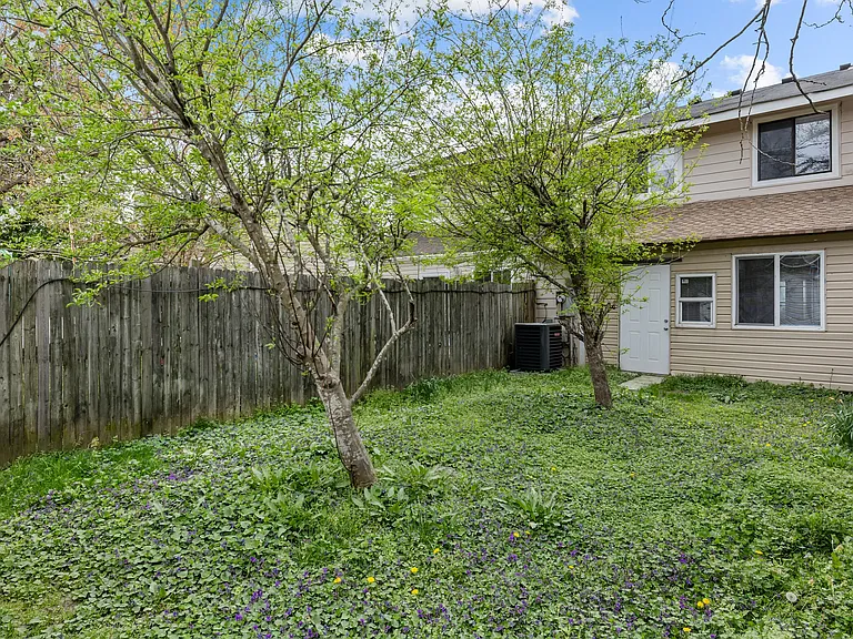 405 Falling Ln #1 — Photo 14
