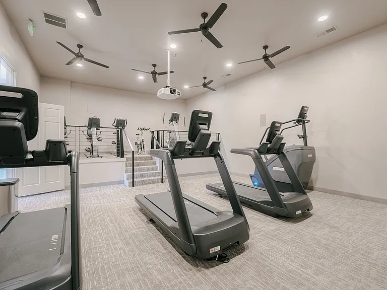 Aldara Apartments — Photo 36