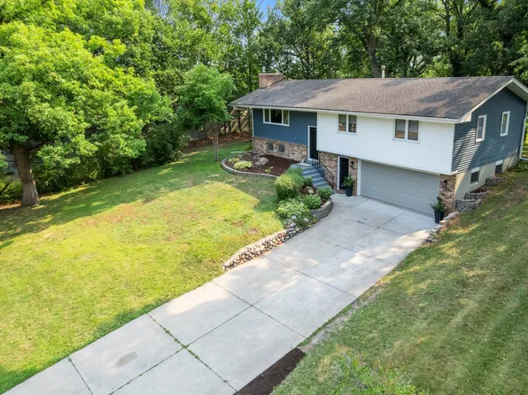 5375 Matterhorn Dr NE, Fridley, MN 55421