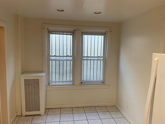 4th image of 9905 Glenwood Rd Floor 1