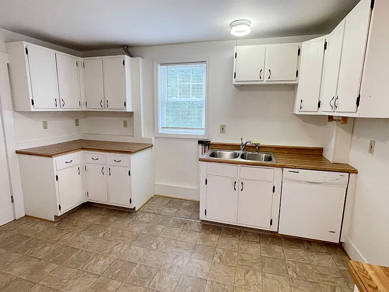 155 Center St — Photo 3
