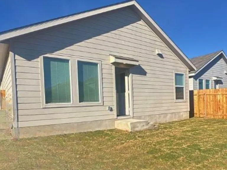 208 Skyfire St — Photo 40