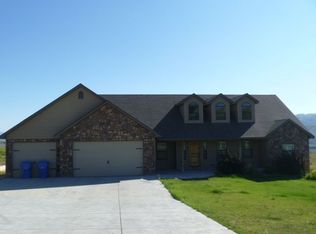 451 E Maysi St, Inkom, ID 83245