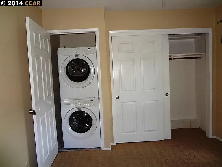 5496 Roundtree Dr — Photo 12