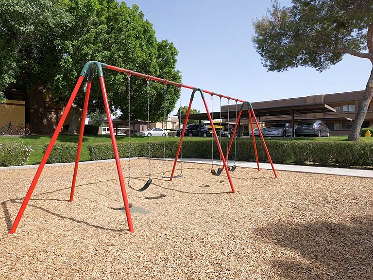 Avalon Hills — Photo 12