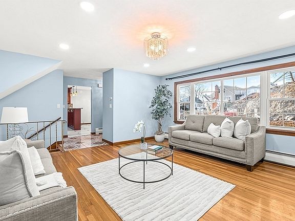 3rd image of 35 Fells Avenue Ter