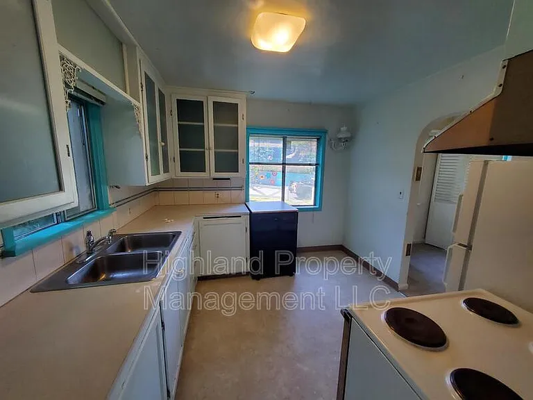 152 SE Water St #A — Photo 7
