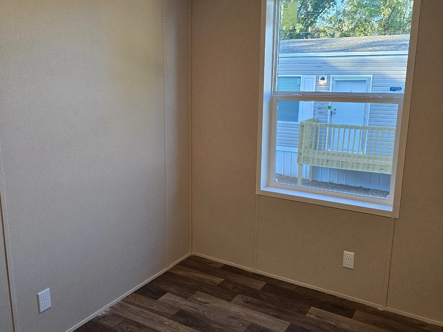 360 Hill St — Photo 2