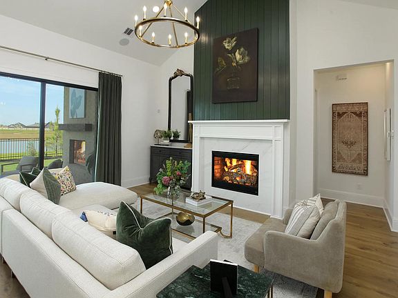 Overlook E Family Room