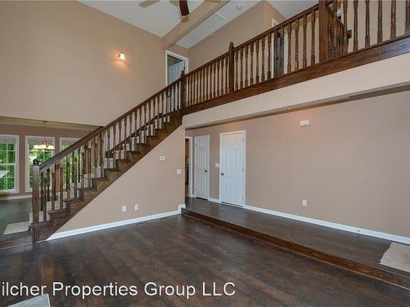 3rd image of 2666 Piedmont Oak Dr
