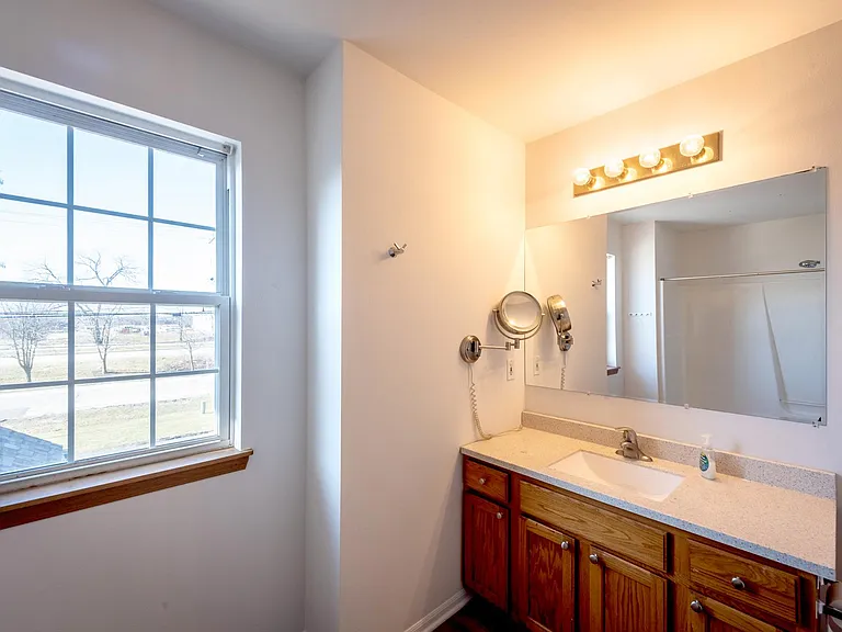 8679 Old Green Bay Rd — Photo 19