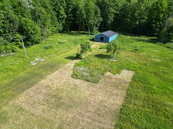 1303 W Gary Rd, Montrose, MI 48457