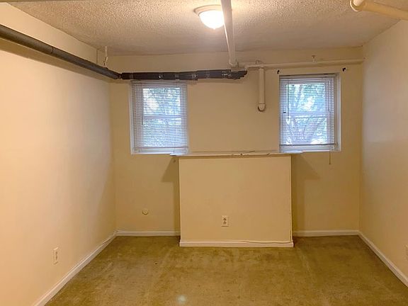 5th image of 1347 W Carmen Ave