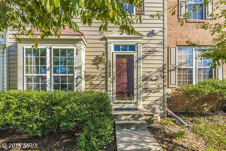 5823 Whiterose Way photo 1