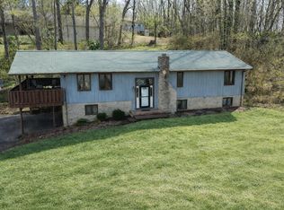 2008 Carroll Dr, Blacksburg, VA 24060