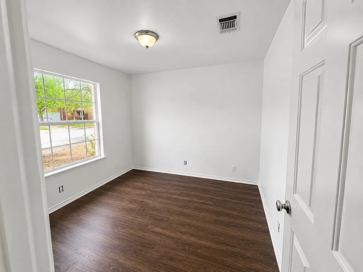 Building Photo - 4124 Wensledale Dr #1