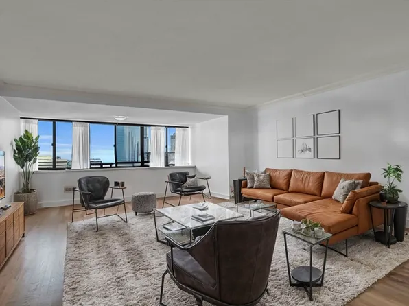 8 Whittier Pl APT 18E, Boston, MA 02114