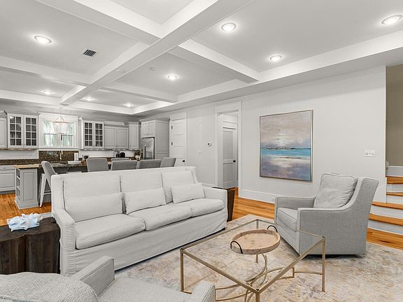 5th image of 214 Spartina Cir