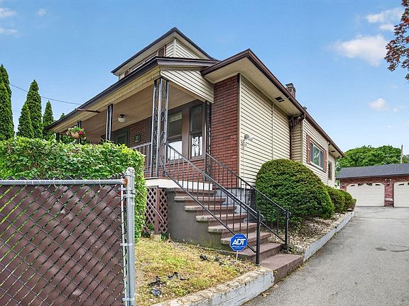 3rd image of 23 Hazel St