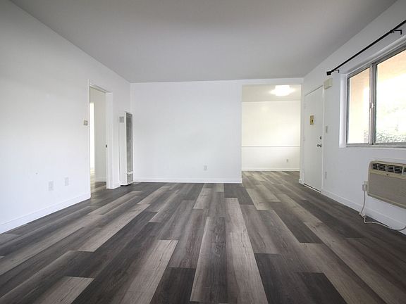 3rd image of 14629 Gilmore St #2